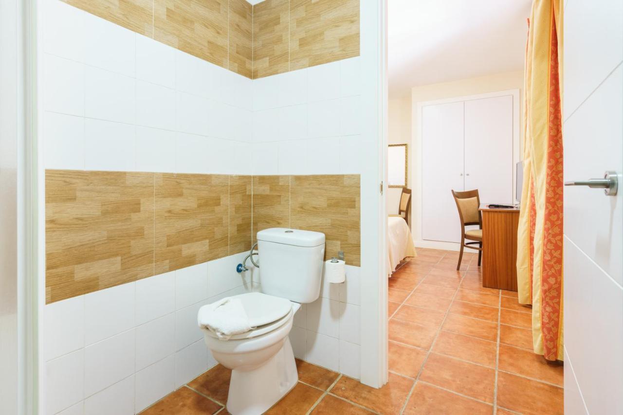 Hotel Carlos V Jerez By Vivere Stays Jerez de la Frontera Exterior foto
